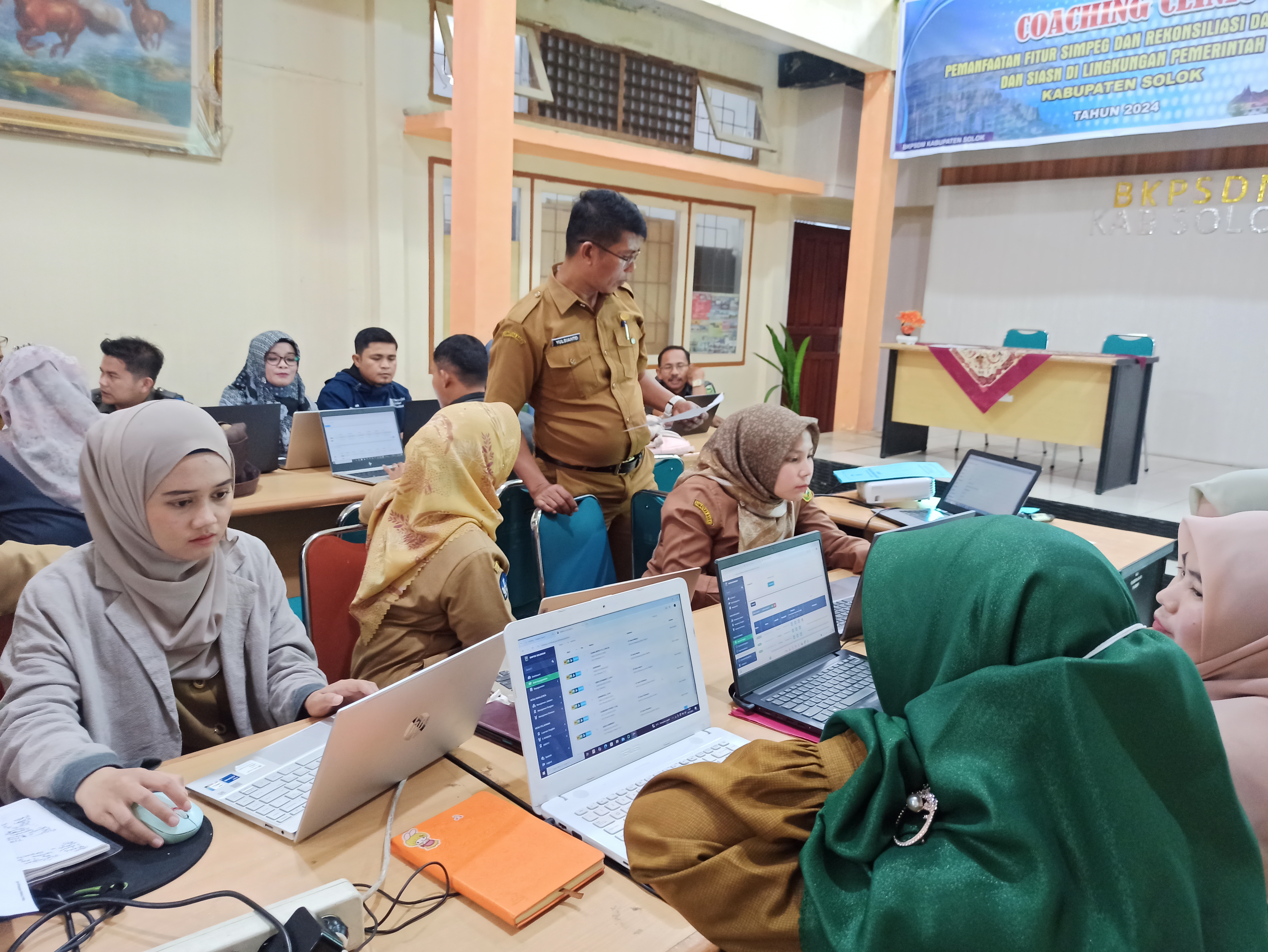 Sosialisasi Pemanfaatan Fitur SIMPEG dan Rekonsiliasi data SIMPEG dan SIASN